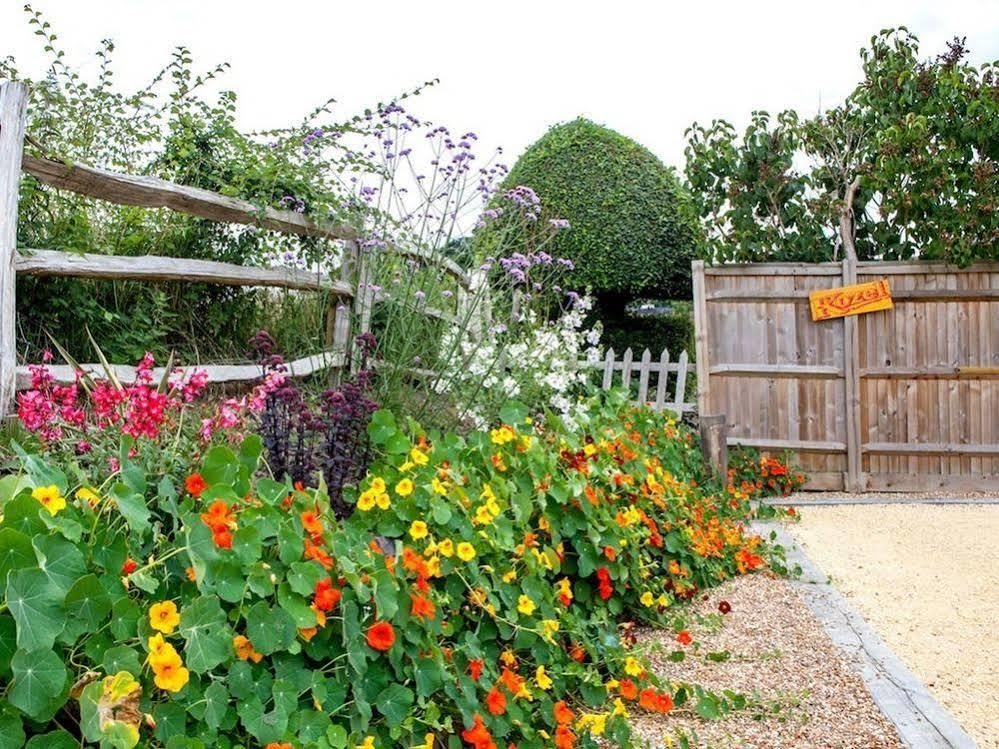 The Horse & Cart Hotel Peasmarsh Exterior photo